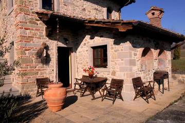 Holiday Apartment for 3 People in Poppi, Arezzo Province, Photo 3