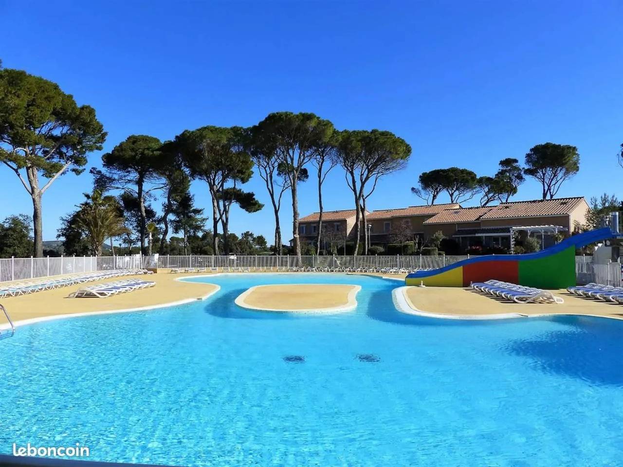 Casa acogedora con piscina compartida en Calvisson in Aubais, Costa mediterránea (Francia)