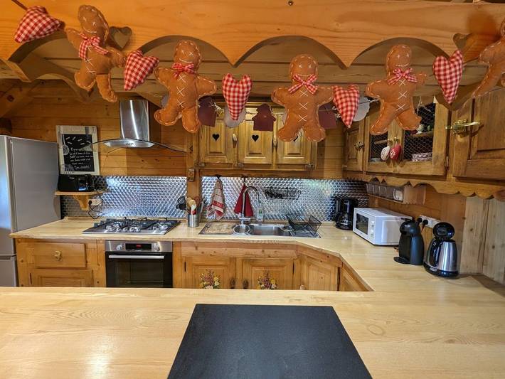 Chalet ensoleillé dans les Hautes Vosges avec terrasse, local vélos et skis, charges incluses in Thiéfosse, Parc naturel régional des Ballons des Vosges