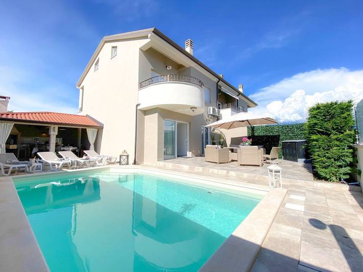 Ferienhaus für 6 Personen, mit Terrasse und Garten sowie Pool in Mareda