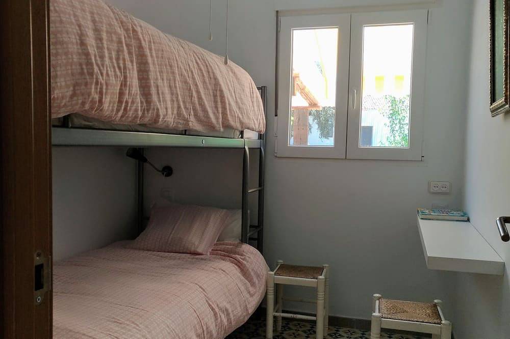 Andalusian Cozy Country House La Umbria by the riverside Casa del Patio in El Pedroso, Sierra Morena