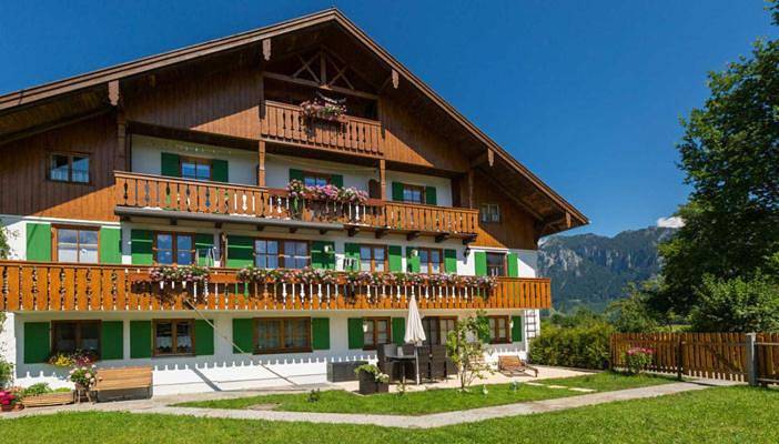 BnB für 2 Personen, mit Balkon und Terrasse sowie Garten und Ausblick am Forggensee
