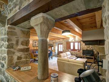 Gîte pour 6 Personnes dans Montarcher, Massif central, Photo 4