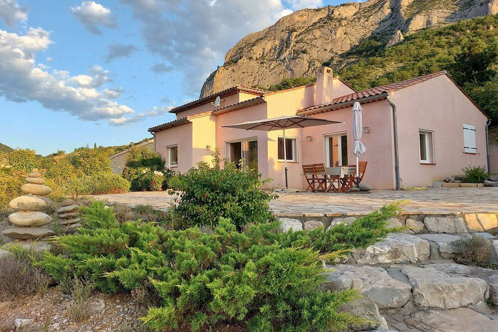 Villa with pool and breathtaking view in Orpierre, Gap und Umgebung