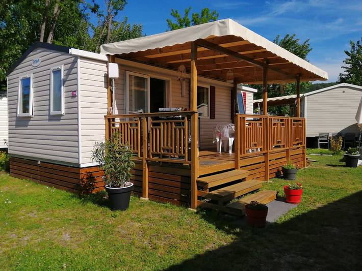 Maison de vacances pour 5 personnes, avec piscine et terrasse à Condrieu