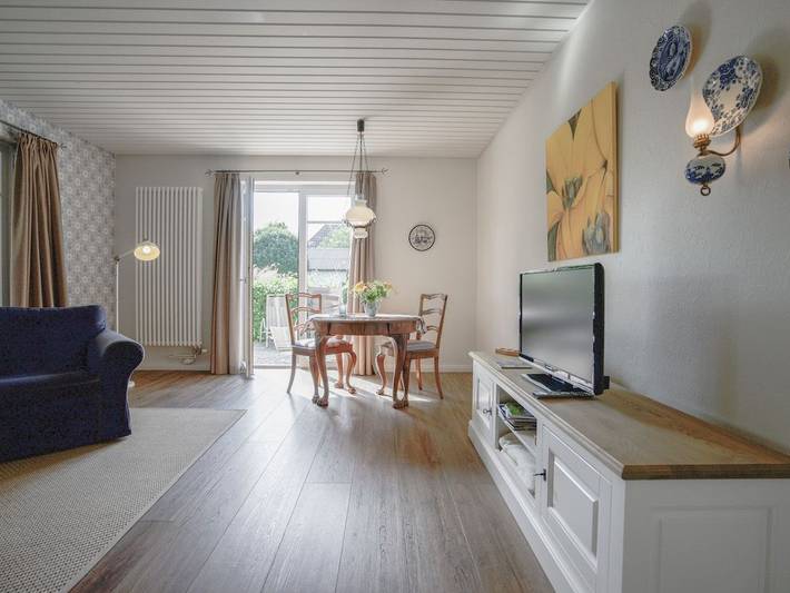 Ganze Ferienwohnung, Friesische Wohnstube Pesel - Ferienwohnung - Wohnung Pesel in Nordstrand (Gemeinde), Nordstrand
