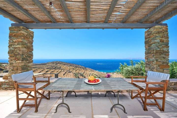 Villa for 8 people, with terrace in Tinos