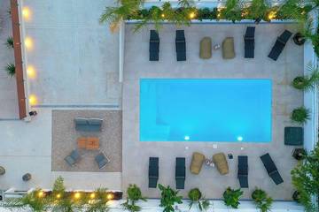 Ferienwohnung für 4 Personen, mit Terrasse und Pool sowie Garten in Rhodos Stadt