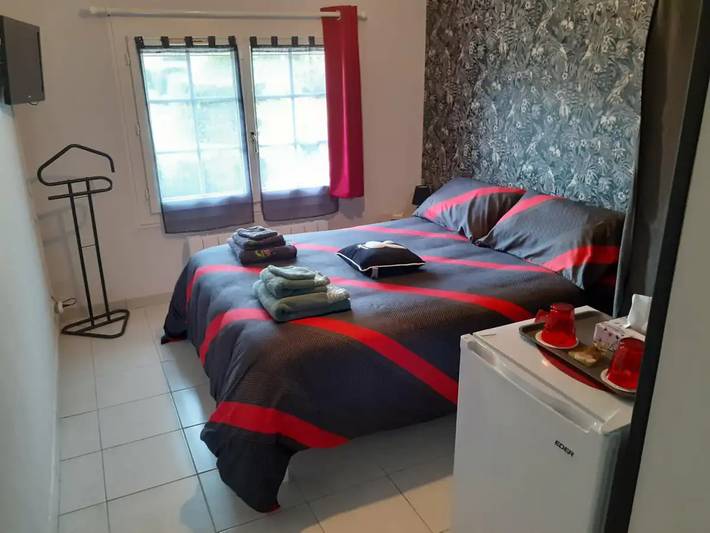 Chambre d’hôtes « Aux Portes de Moulins » avec terrasse partagée et Wi-Fi in Yzeure, Allier