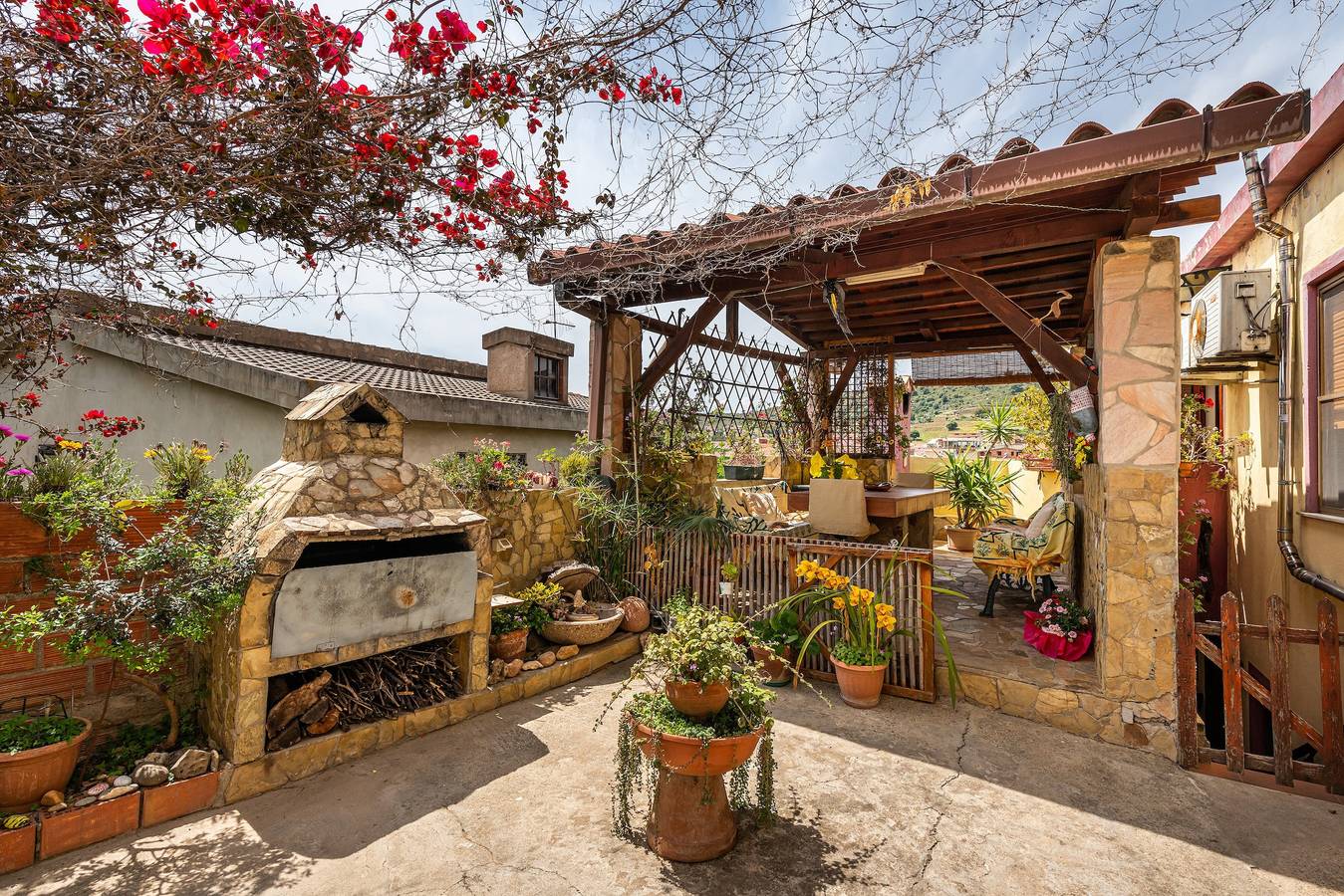 Ferienhaus 'Monolocale Il Girasole' in Stadtzentrumnähe mit Garten und Klimaanlage in Villaputzu, Cagliari Provinz