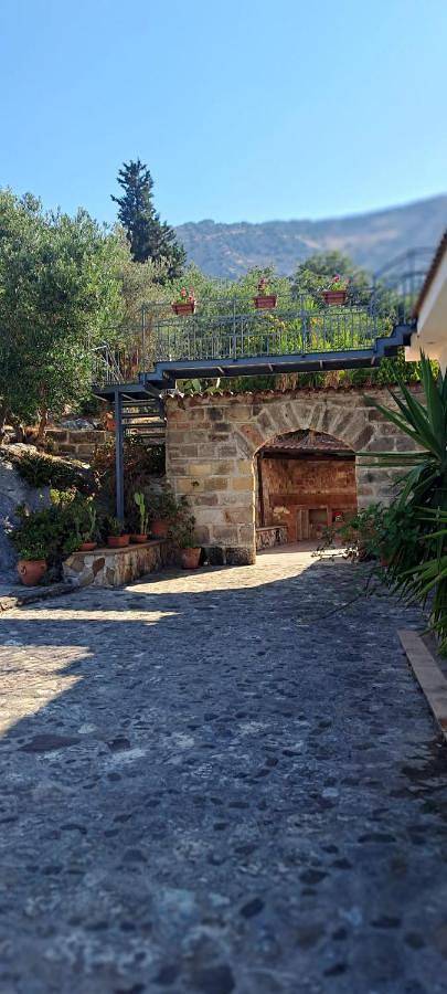 Casa vacanza per 6 persone, con terrazza e panorama nonché giardino - 1