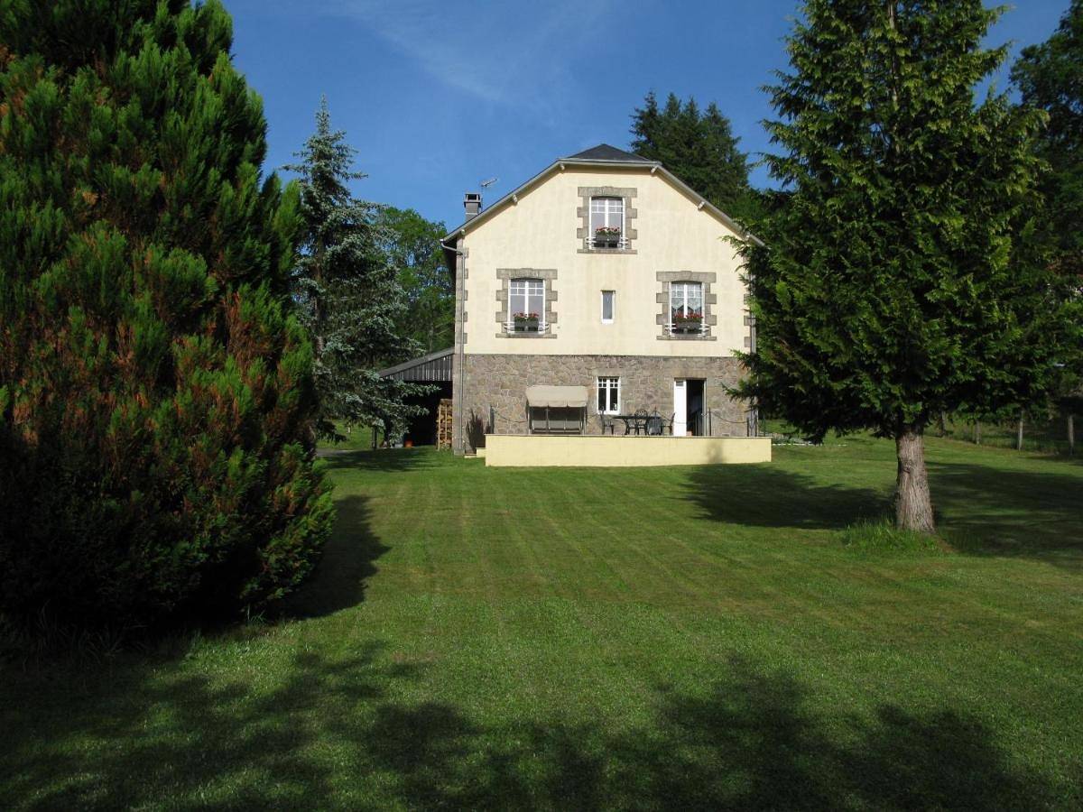 Twin Room with View in Tarnac, Région d'Ussel