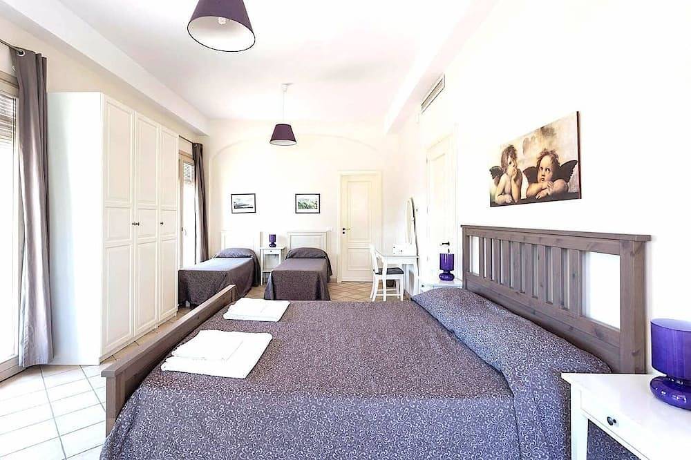 Villa Mareneve, luxe villa met privézwembad, uitzicht op de Etna en de zee in Santa Venerina, Etna