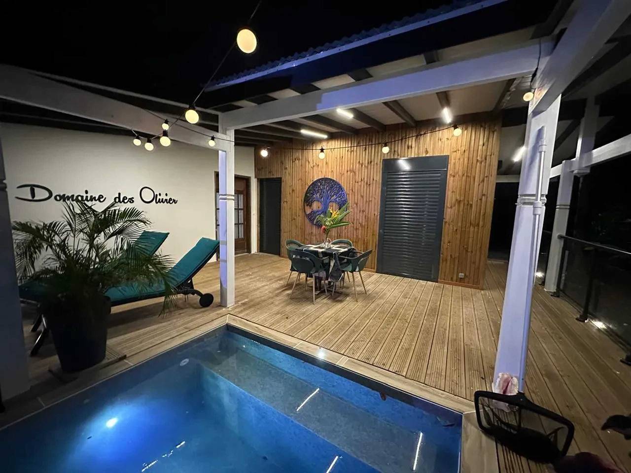 Romantisches Bungalow in Deshaies + Pool in Plage de Ferry, Deshaies