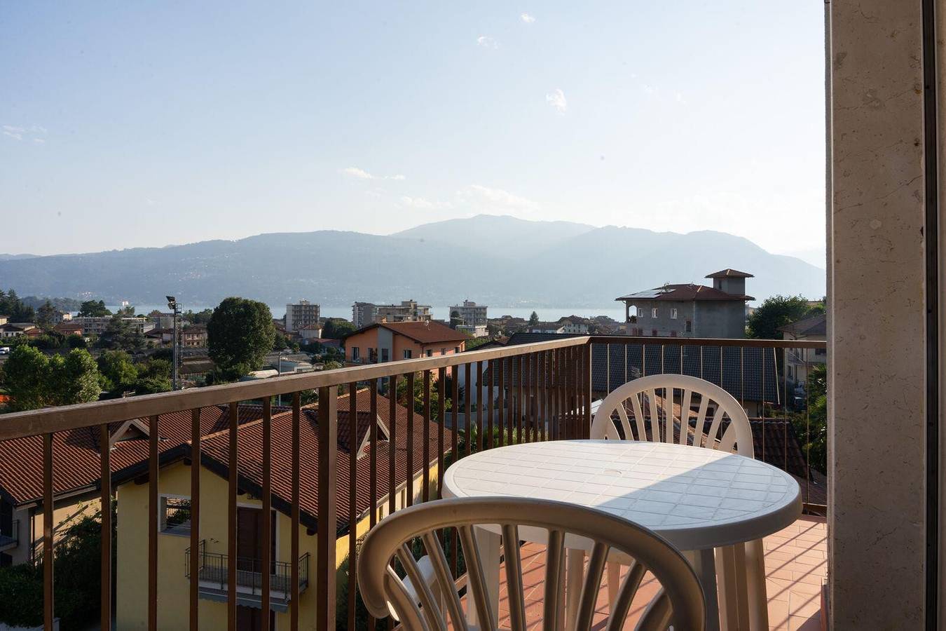 Ganze Wohnung, Ferienwohnung 'Verbania Panorama Lago' mit Blick auf den See und Balkon in Verbania, Comune di Verbania