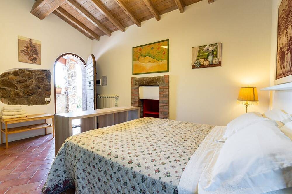 Characteristic Double Room \"The Pomegranate\" in Soriano nel Cimino, Viterbo Province
