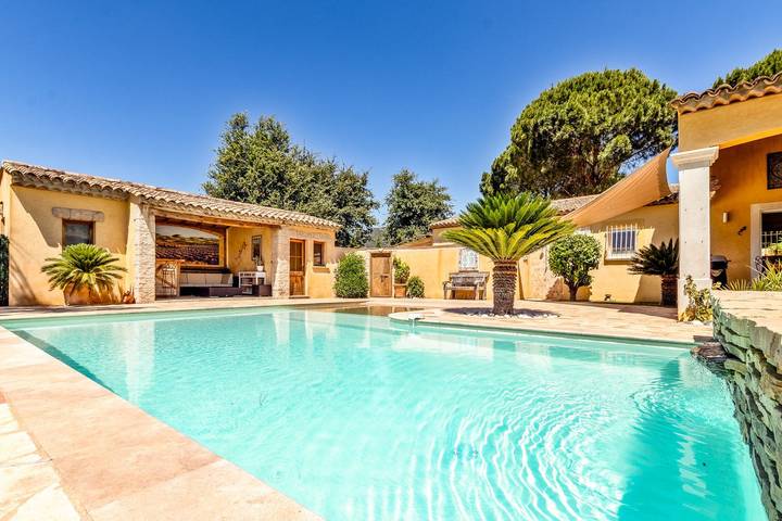 Villa voor 9 personen, with terras and tuin as well as uitzicht in Le Plan-de-la-Tour