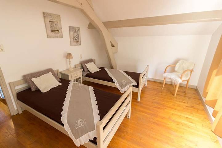 Location de vacances pour 4 personnes, avec terrasse et jardin à Curvalle - 2