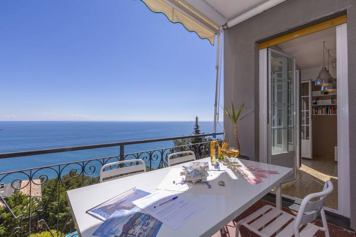 Appartamento per 4 persone, con vista oceano e balcone a Cervo (Liguria)