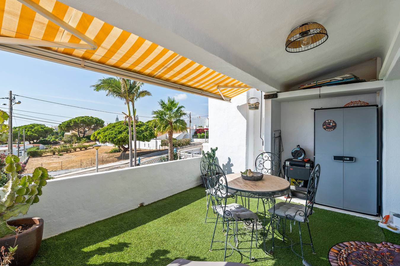Apartamento 'Gudrun' con vistas al mar, Wi-Fi y aire acondicionado in Carvoeiro, Lagoa