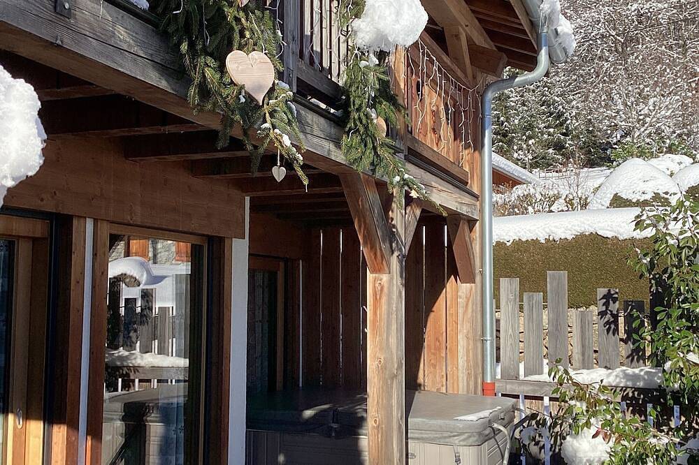 Ganze Wohnung, Le Chalet Du Pic :Private Spa.mountain views and Mt Blanc.near Les Gets and Samoens. in Taninges, Region Bonneville