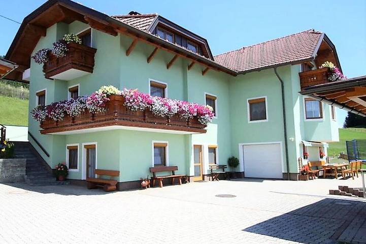 Ferienwohnung für 3 Personen, mit Pool und Garten - 1