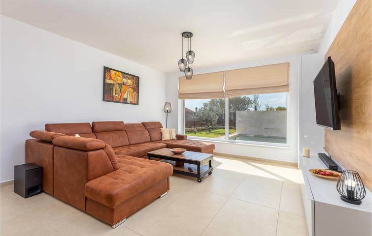 Geräumige 1-Zimmer-Wohnung mit Terrasse, WLAN und Parkplatz in der Nähe des Peruski-Zentrums in Marčana, Südküste Istrien