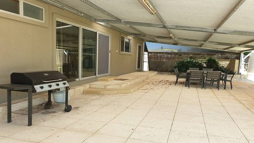 Holiday home for 8 people, with balcony in Jurien Bay