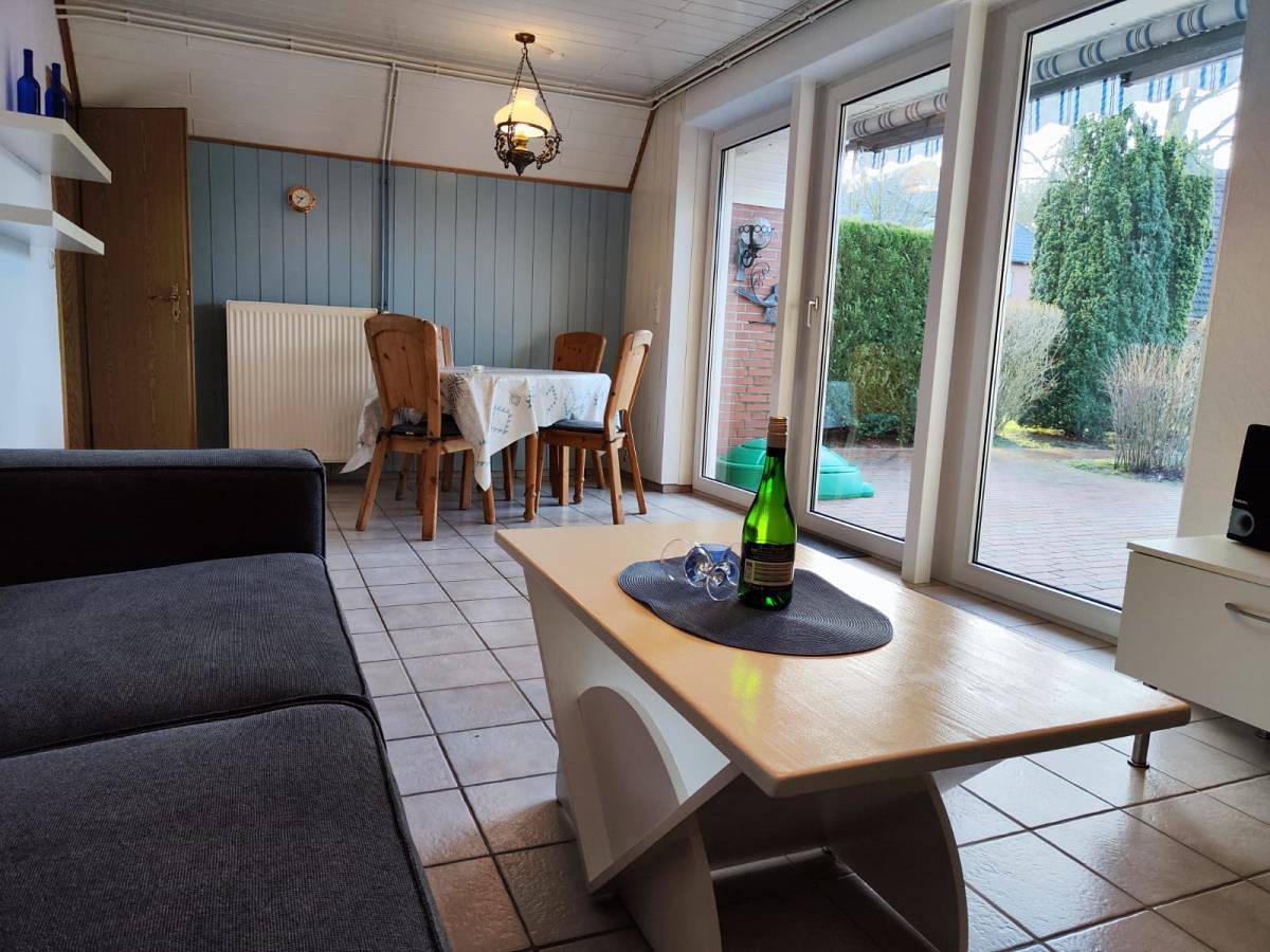 4 Personen Ferienhaus in zweiter Reihe zum Deich in Otterndorf in Otterndorf, Cuxland