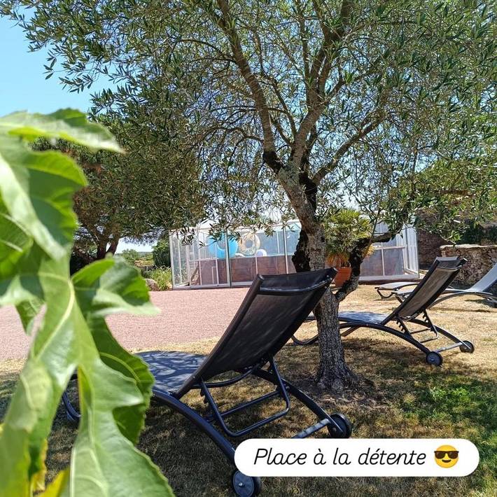 Location de vacances pour 9 personnes, avec piscine ainsi que jardin et vue à Thorigny