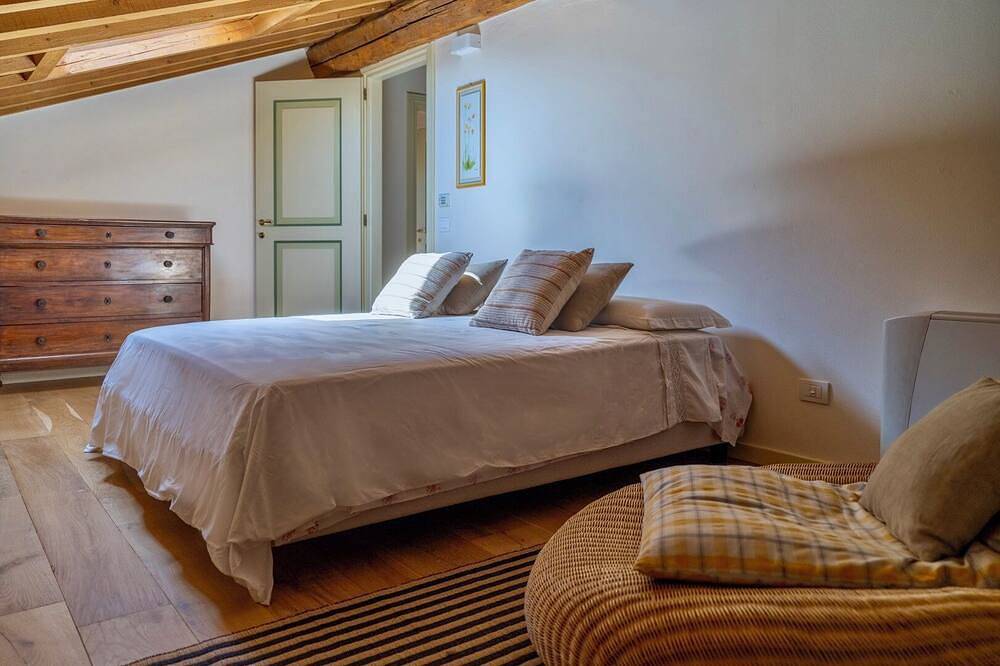 Appartamento intero, Penthouse in San Donnini's palace in Modena, Provincia di Modena