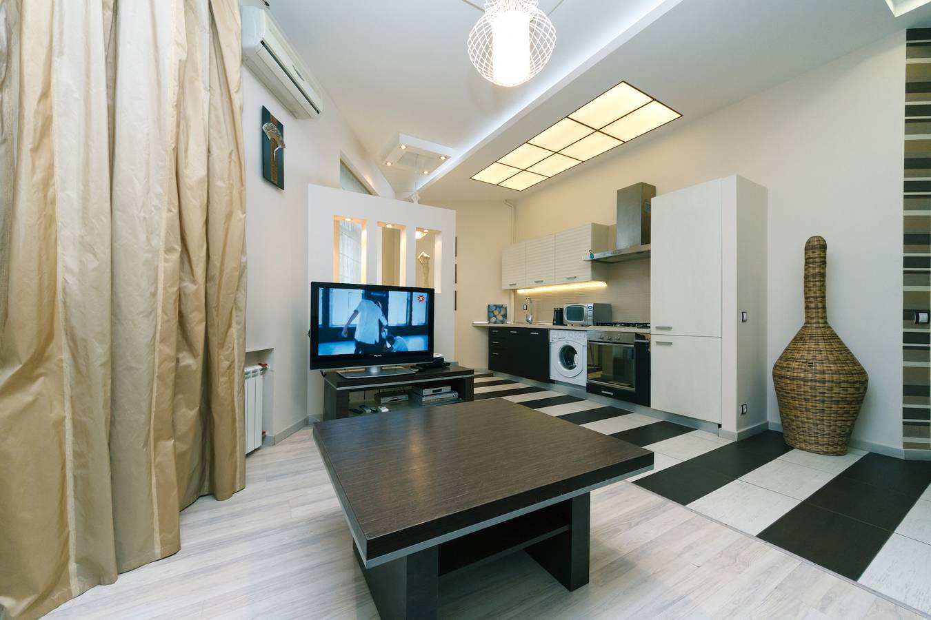 Appartement entier, Une chambre, Luxe, 29 Kreschatyk, Centre de Kiev in Kiev, Ukraine