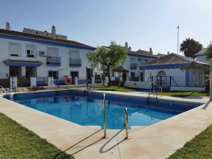 Apartamento para 6 personas, con vistas al lago además de balcón y jardín, Se admiten mascotas en Mezquitilla