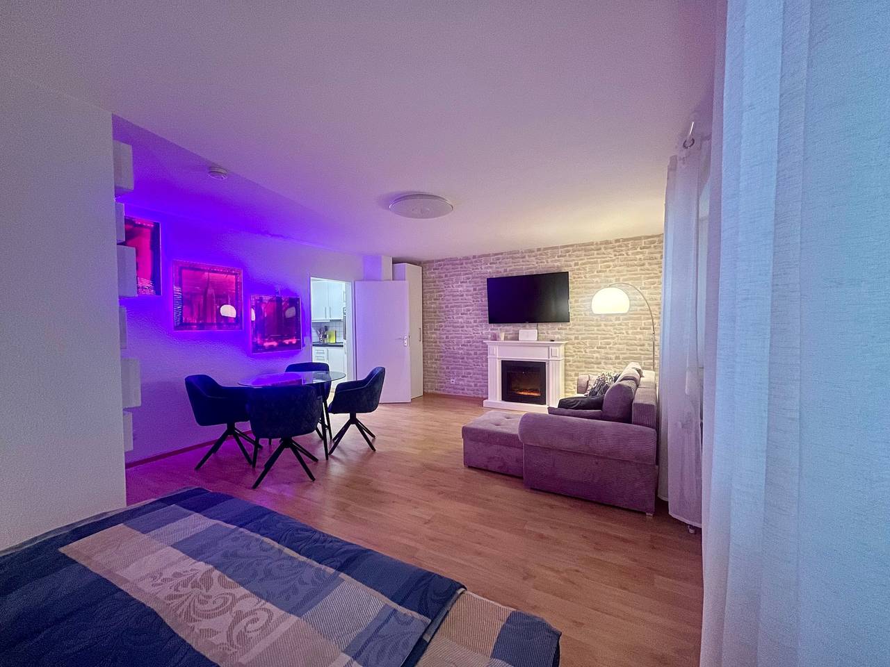 Ganze Wohnung, Apartment „Weiss“ mit Bergblick und Wlan in Lörrach, Südschwarzwald