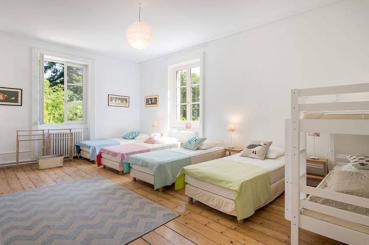 Location de vacances pour 22 personnes, avec jardin à Irigny - 3