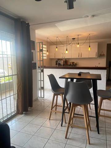 Gîte pour 5 personnes, avec terrasse à Koungou