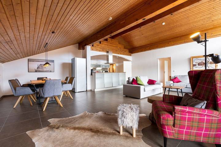 Ferienwohnung für 7 Personen, mit Balkon und Sauna sowie Ausblick in Fischen, Hörnerdörfer
