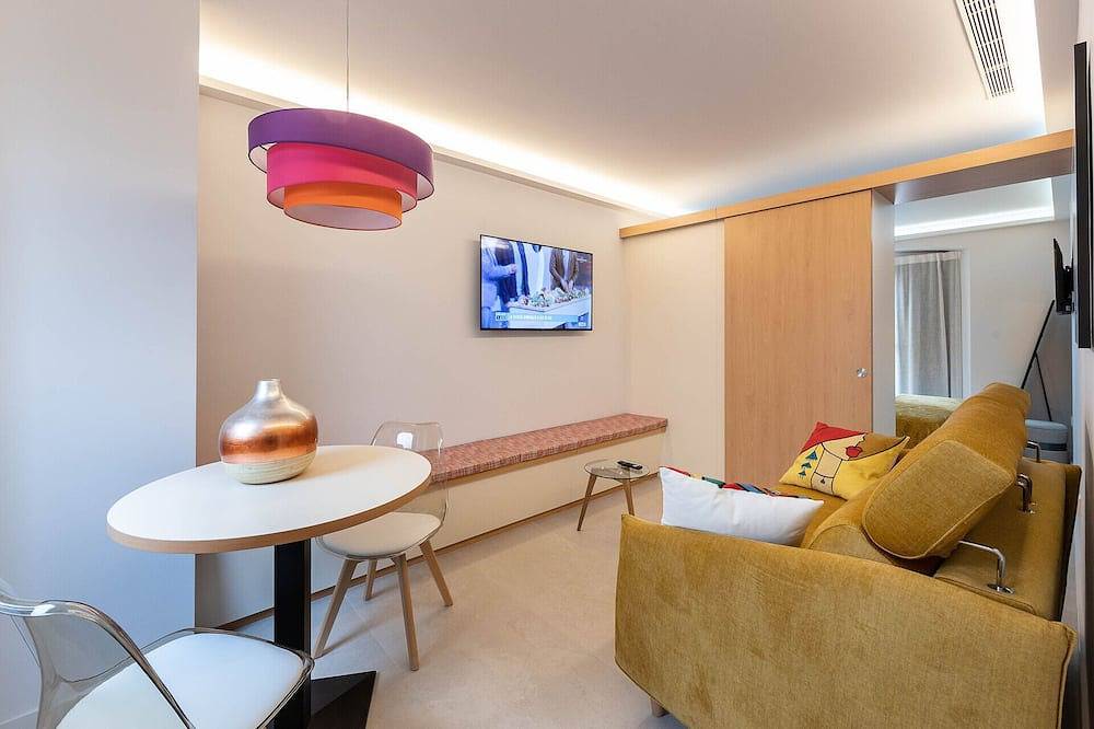 Apartamento entero, 3-3 Cap De Creus - Standard Apartment in Figueras, Alt Empordà