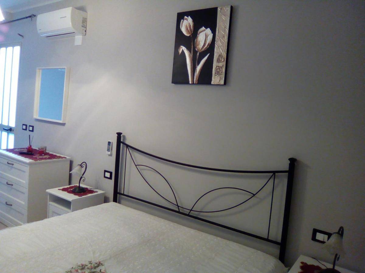 Large Double Room in Riposto, Catania e dintorni