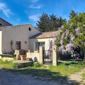 Gîte pour 8 personnes, avec piscine et jardin, animaux acceptés à Châteauneuf-du-Rhône