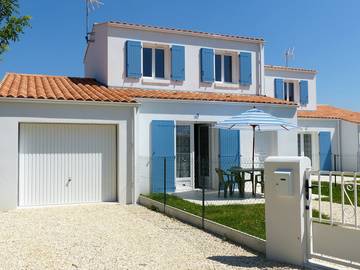 Gîte pour 4 personnes, avec jardin ainsi que piscine et terrasse en Charente-Maritime