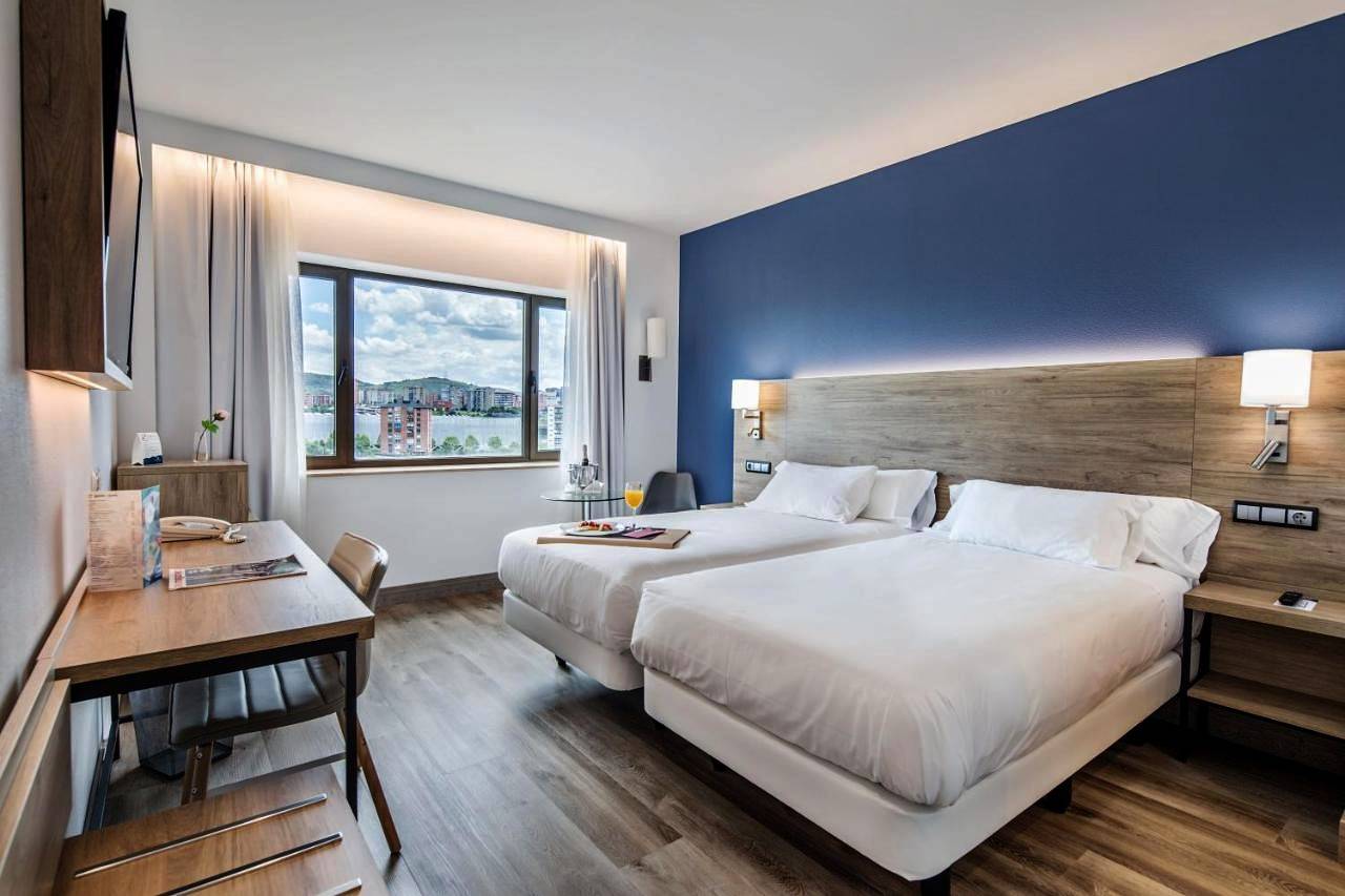 Hotel para 2 personas con terraza in Zuhatzu, Baracaldo