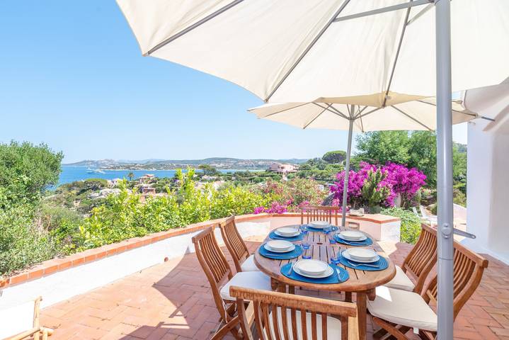 Scorpion House – Luxuriöse Villa in den Felsen von Porto Rafael mit Meerblick in Punta Sardegna, Palau (Sardinien)