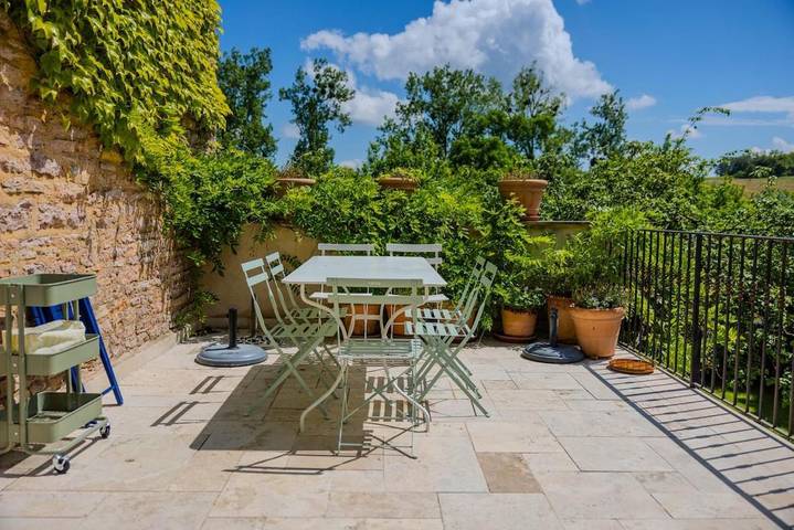 Location de vacances pour 12 personnes, avec terrasse à Ozenay - 3