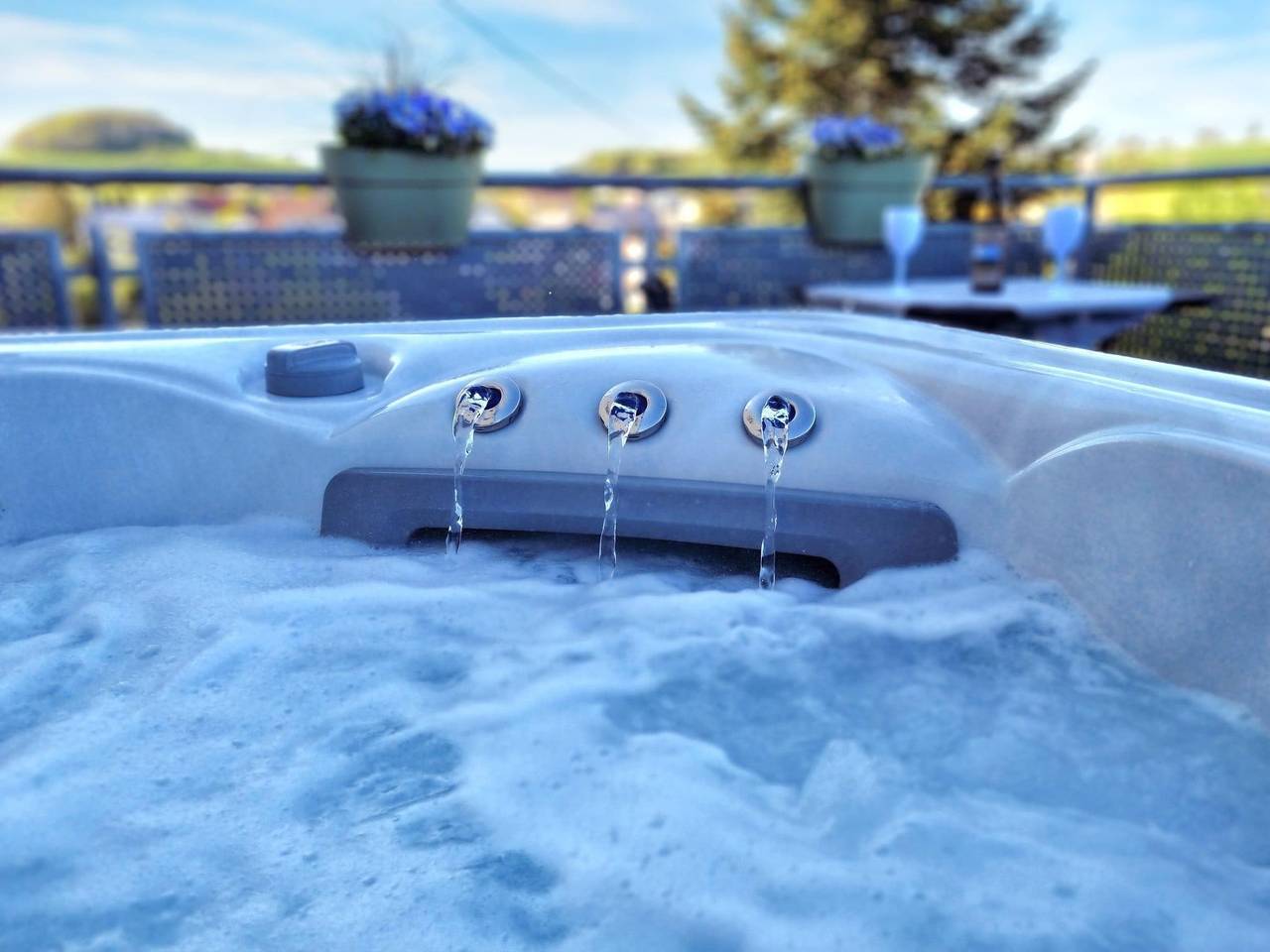Wellnesshaus mit Jacuzzi u.Infrarotkabine - neu in Dreis-Brück, Vulkaneifel