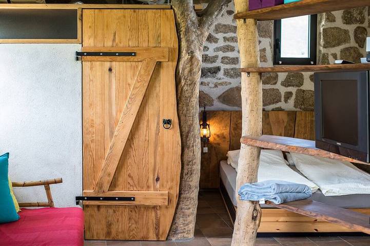 Stilvolles Ferienhaus in ruhiger Lage 10 min vom Strand entfernt. in Serra-di-Ferro, Ajaccio und Umgebung