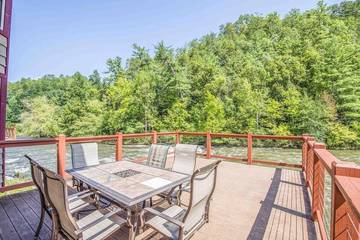 Gîte pour 10 personnes, avec terrasse à La Romieu