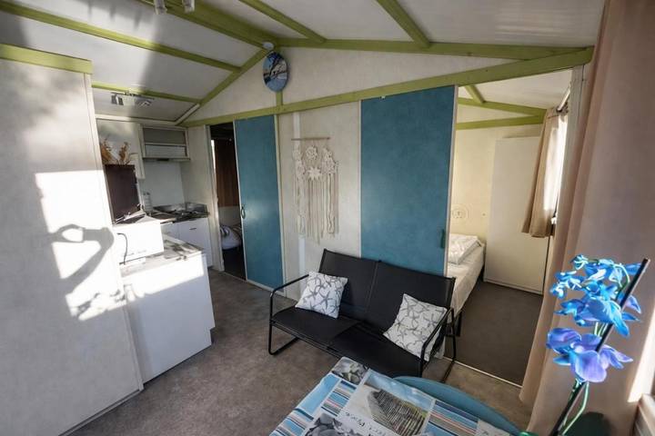 Bateau pour 5 personnes, avec piscine et vue sur le lac ainsi que vue et terrasse, animaux acceptés dans Côte-d'Or - 3