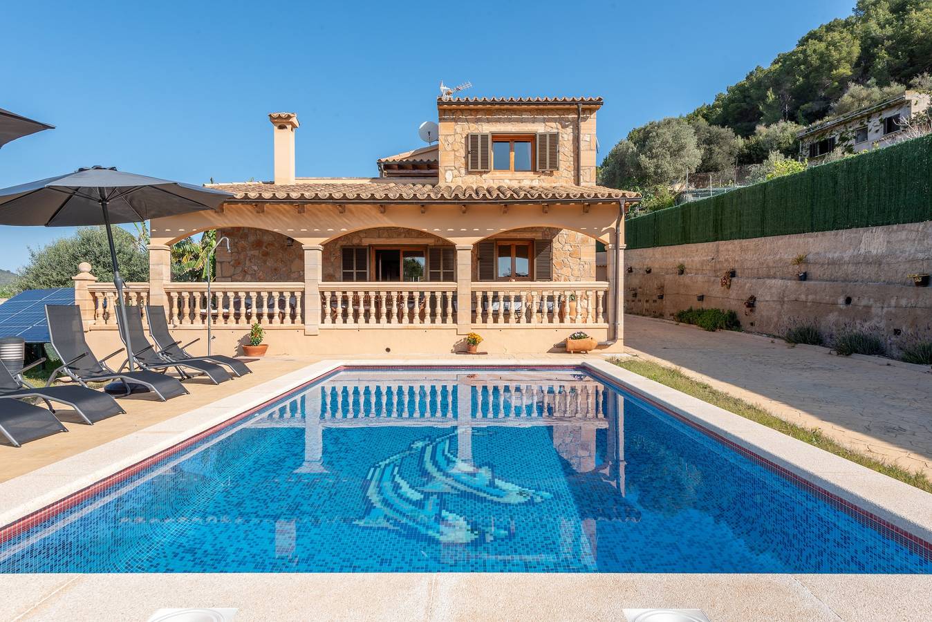 Casa de férias acolhedora "Solluna" com Wi-Fi, piscina, terraço e jardim com vista para a montanha in Son Servera, Maiorca (Leste)