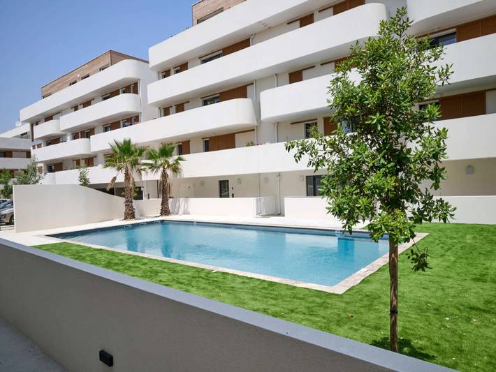 Appartement de vacances pour 4 personnes, avec balcon/terrasse et piscine, adapté aux familles